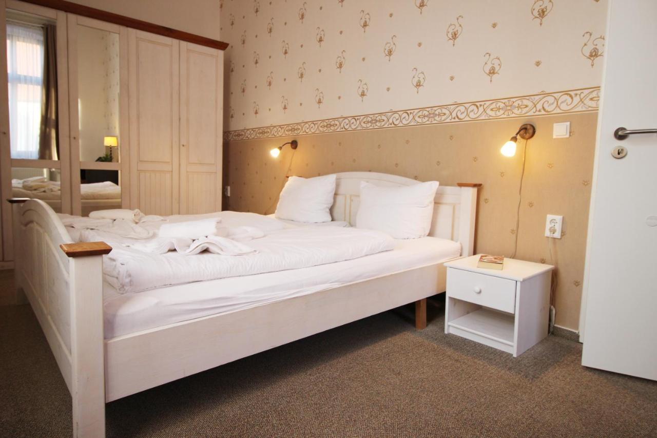 Villa Pippingsburg am Strand Ostseebad Heringsdorf Zimmer foto